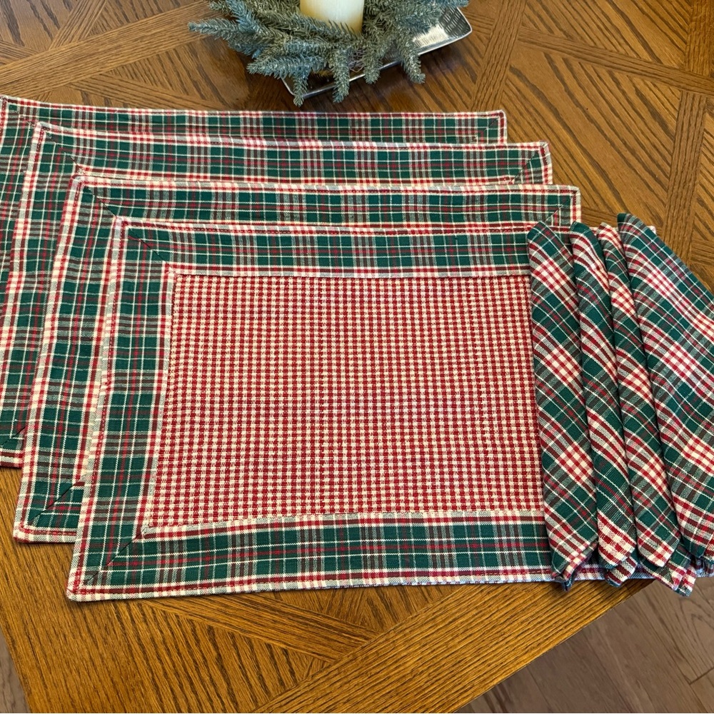 Christmas Plaid Red and Green Placemat and Napkin Set